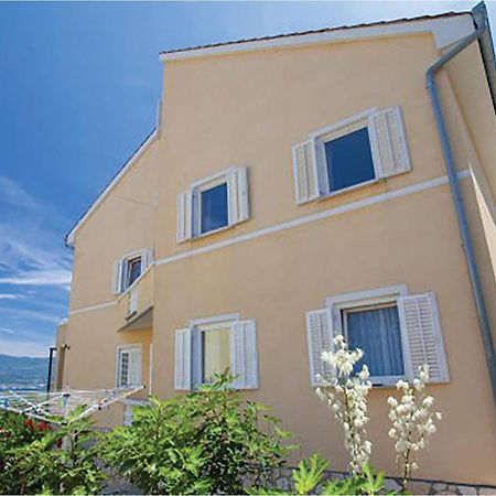 Amazing Apartment In Malinska With Kitchen Exterior foto